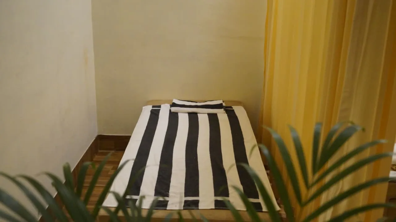 FootAura salem Center